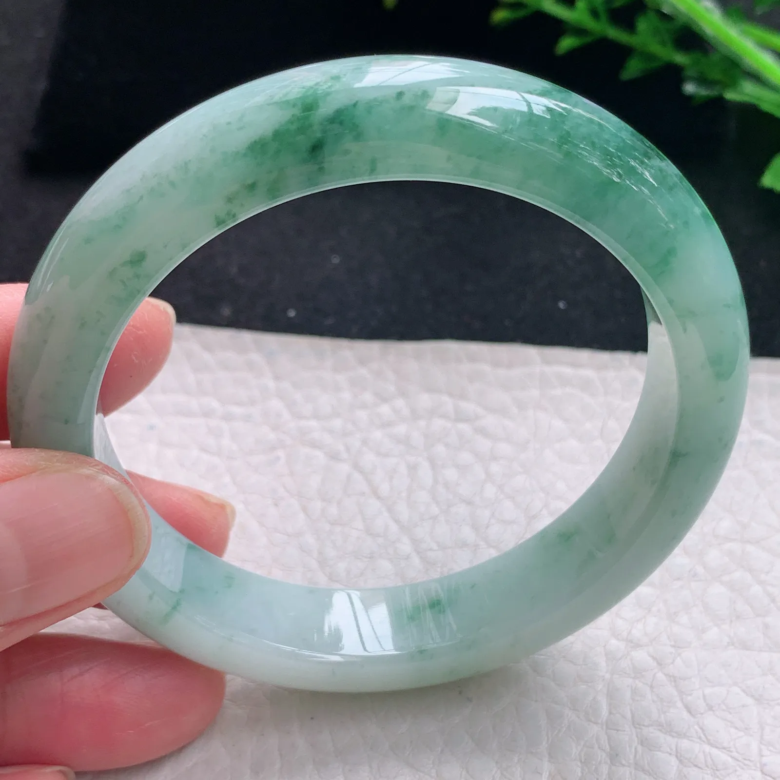 ym自然光56*12.8*8.3平安镯 缅甸翡翠a货手镯水润飘花宽边玉手环