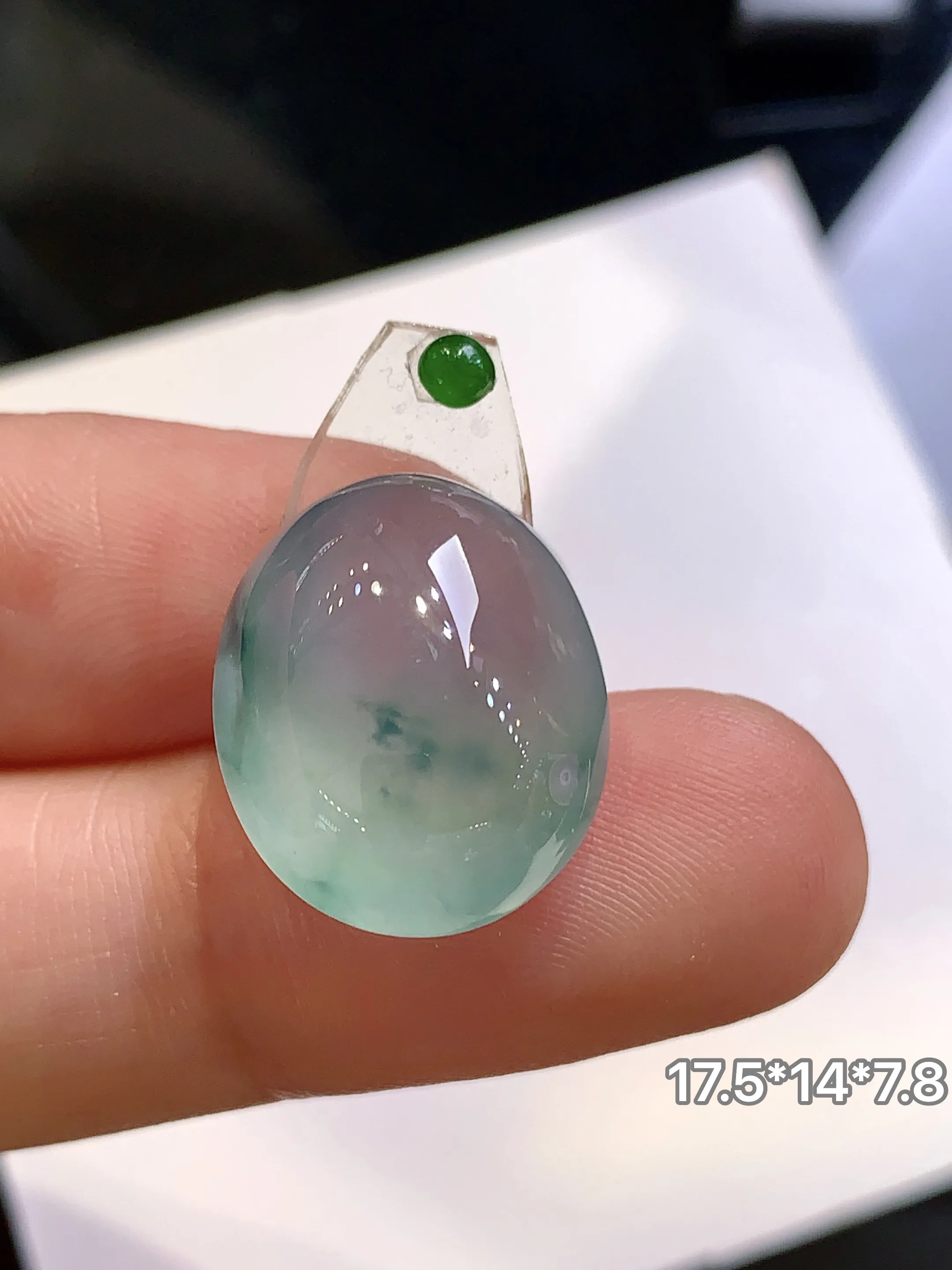 镶嵌款 冰种飘花蛋面吊坠 玉质细腻 色泽清新艳丽 整体尺寸17.5*14*7.8