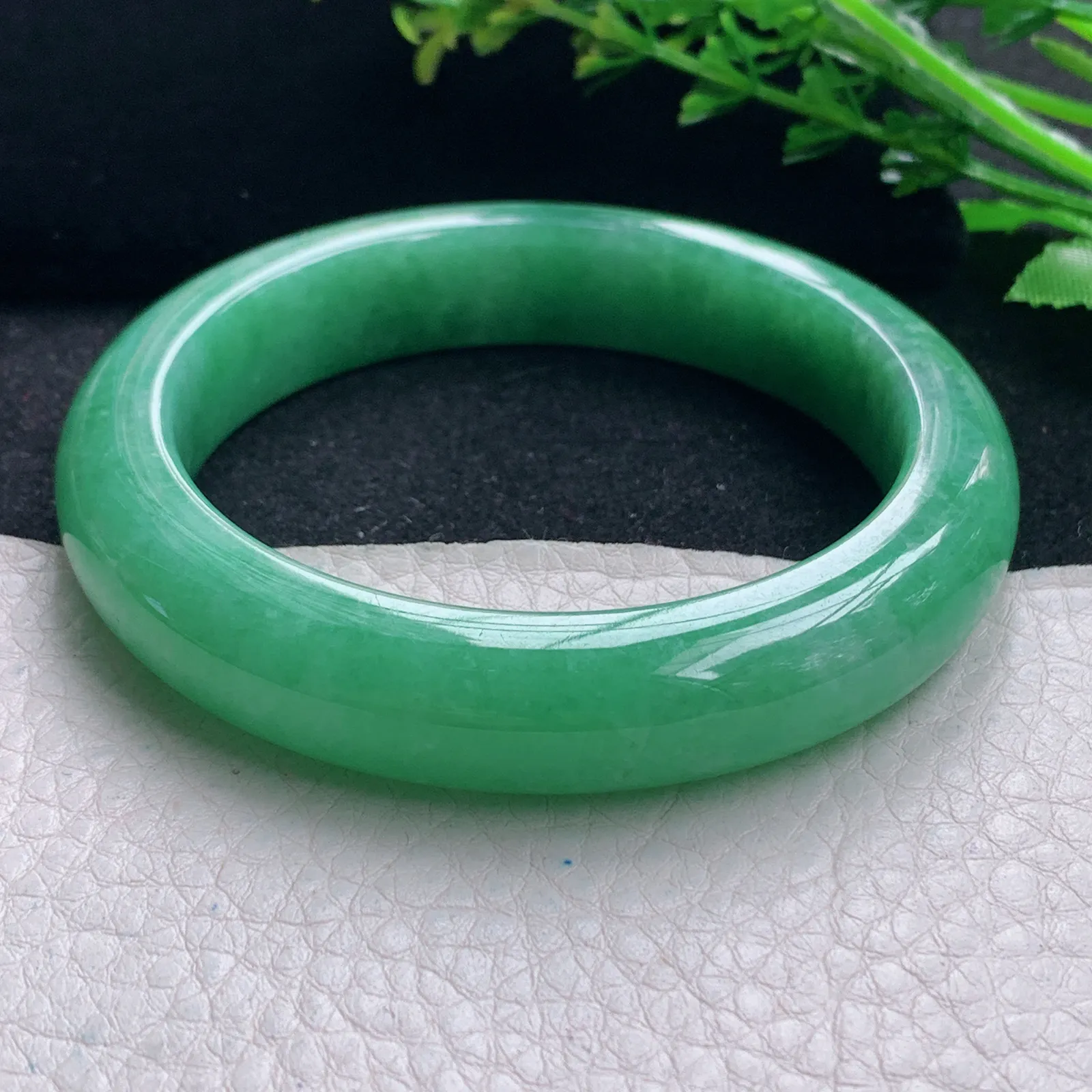 yh自然光58*12.4*9.6平安镯 缅甸翡翠a货手镯满绿厚装宽边玉手环