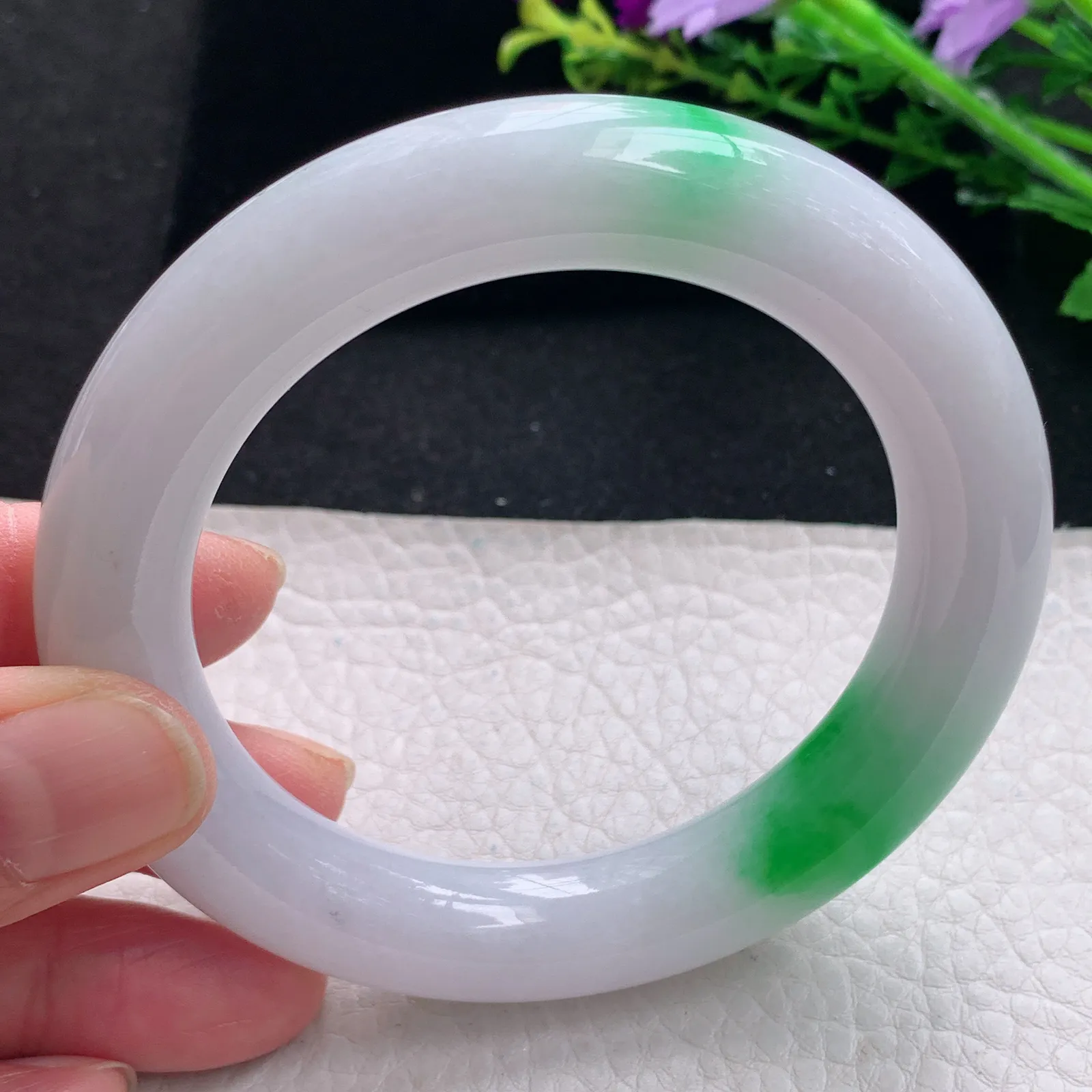 yh自然光58*12胖圆镯 缅甸翡翠a货手镯水润飘阳绿圆条美人镯