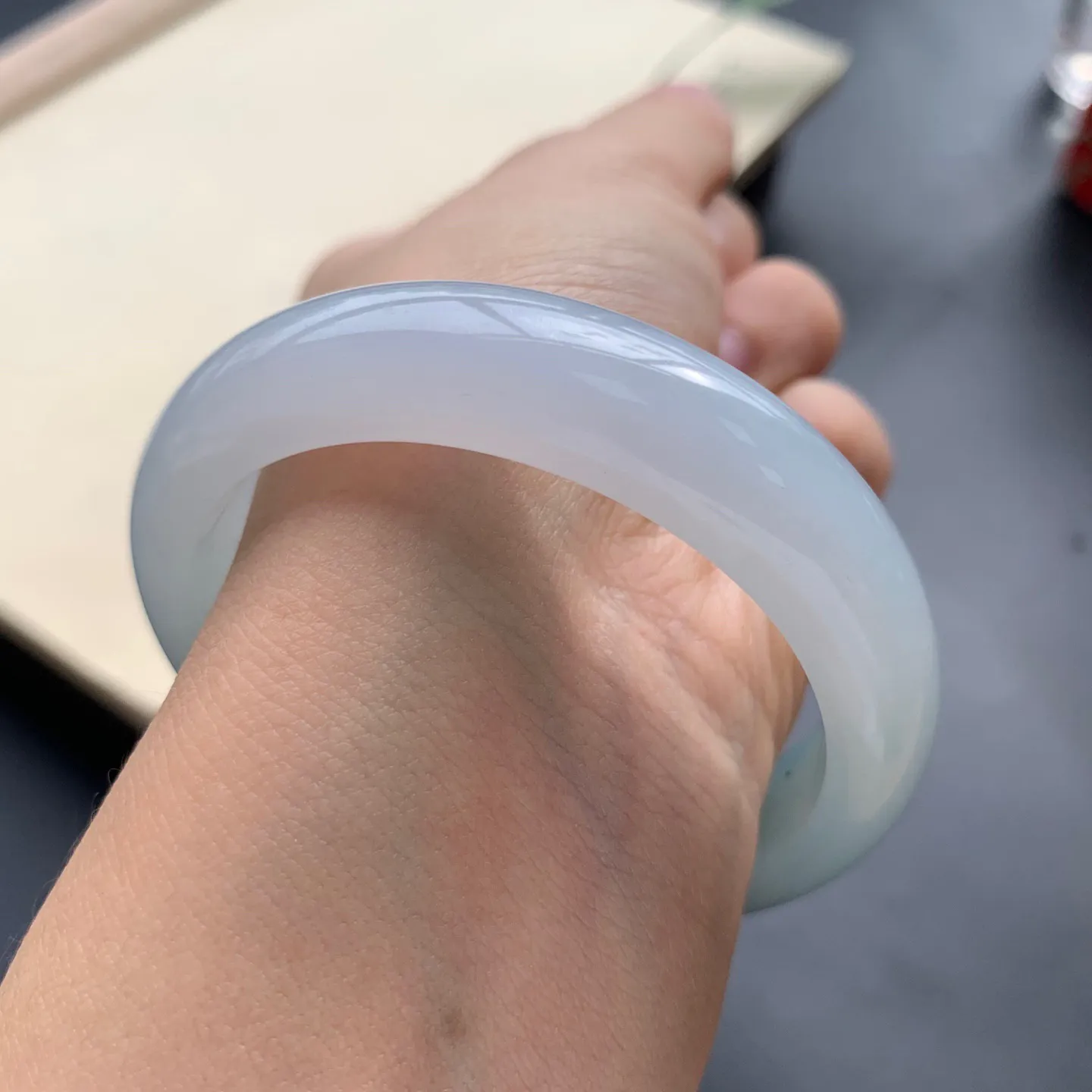 52圈口细糯正圈手镯 尺寸：52-12.5-7.8，无纹裂，细腻釉洁，清爽干净