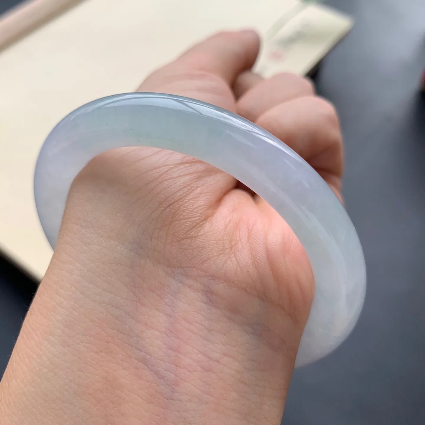 54圈口冰种圆条手镯 尺寸：54-9-8.8，无纹裂，水润饱满，胶感十足