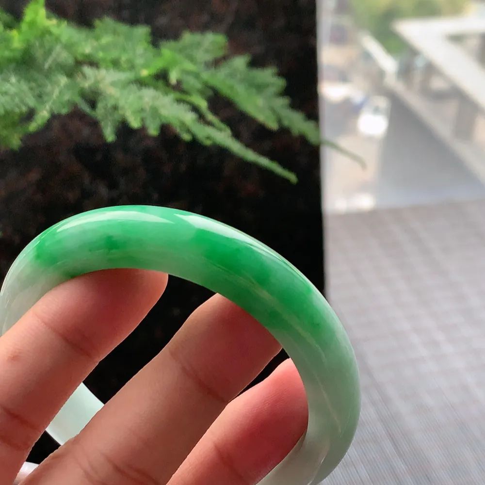 正圈冰糯阳绿 微纹 尺寸:57.1/12.1/8.7 色好