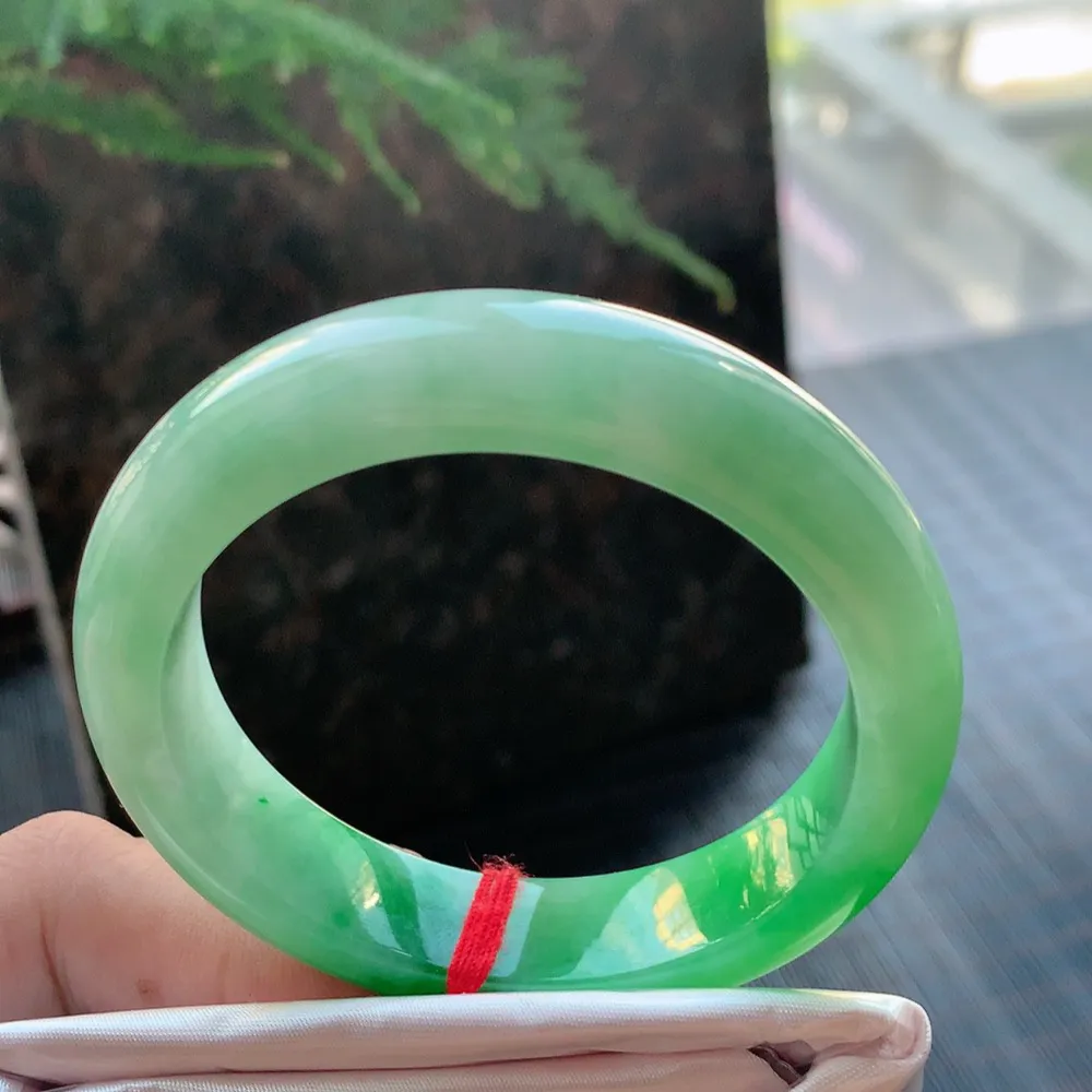 正圈冰糯阳绿 有纹 尺寸:51.6/12.8/8.1 色好