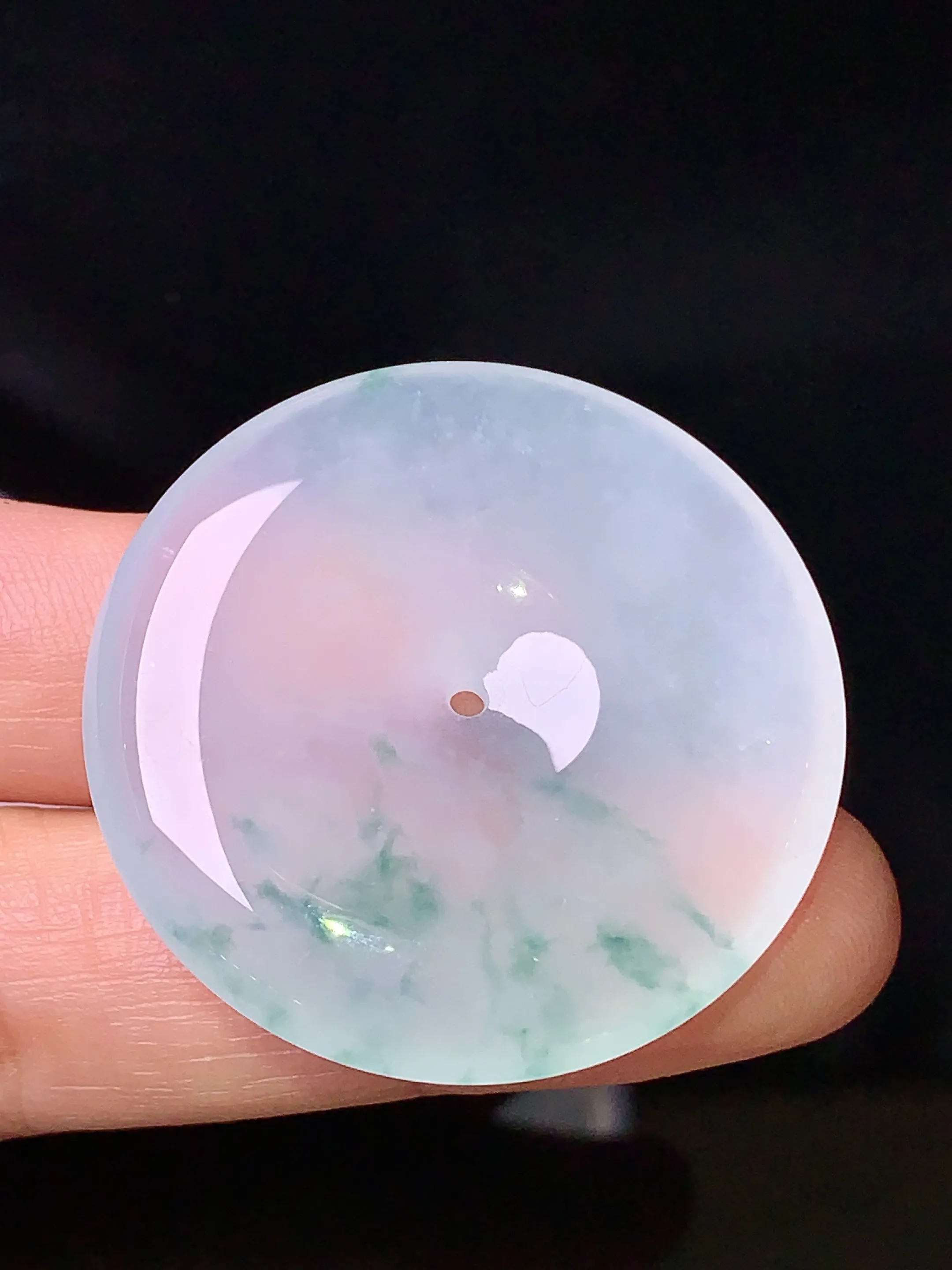 冰种飘绿平安扣吊坠 玉质细腻 色泽清新艳丽 整体尺寸36.3*6