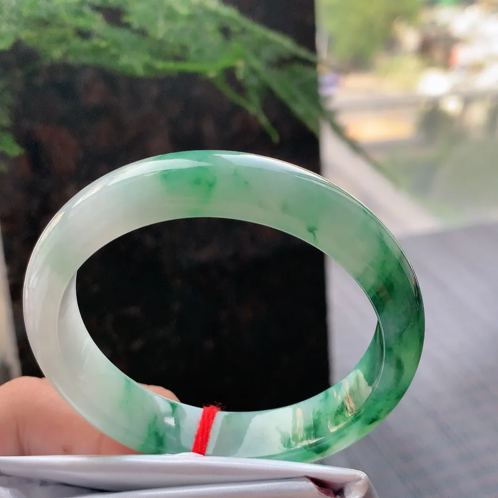 正圈冰绿花 无瑕 尺寸:55.1/12.5/7.4 花美🥰🥰