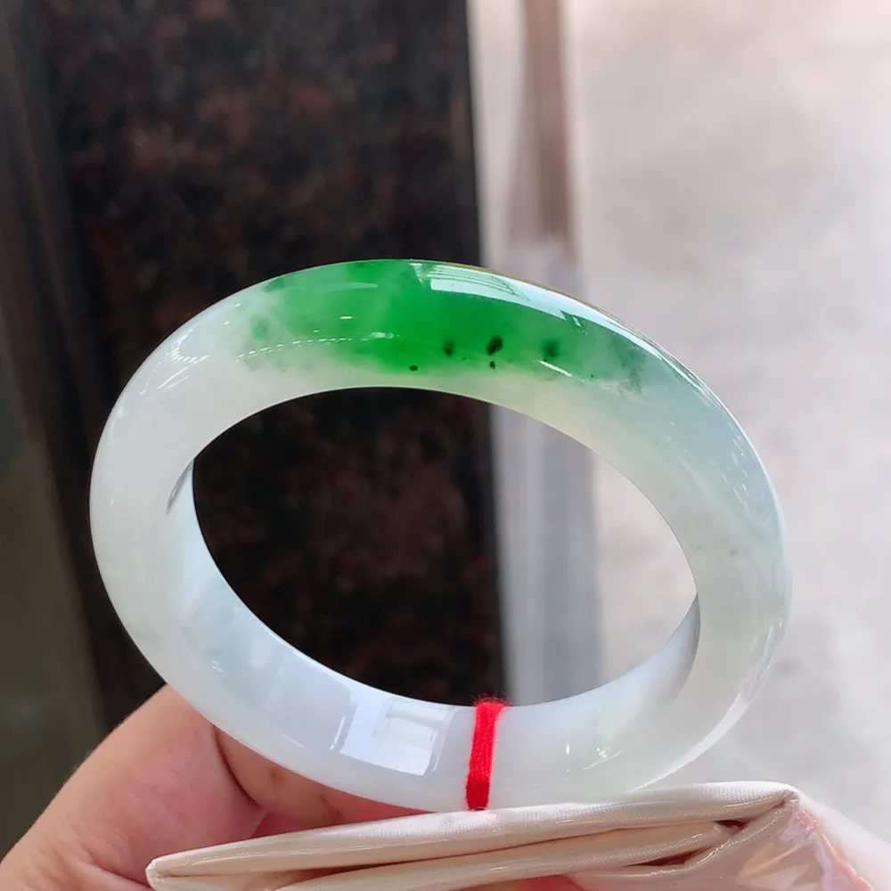 正圈冰阳绿 无瑕 尺寸:56.7/13.1/9 种色俱佳