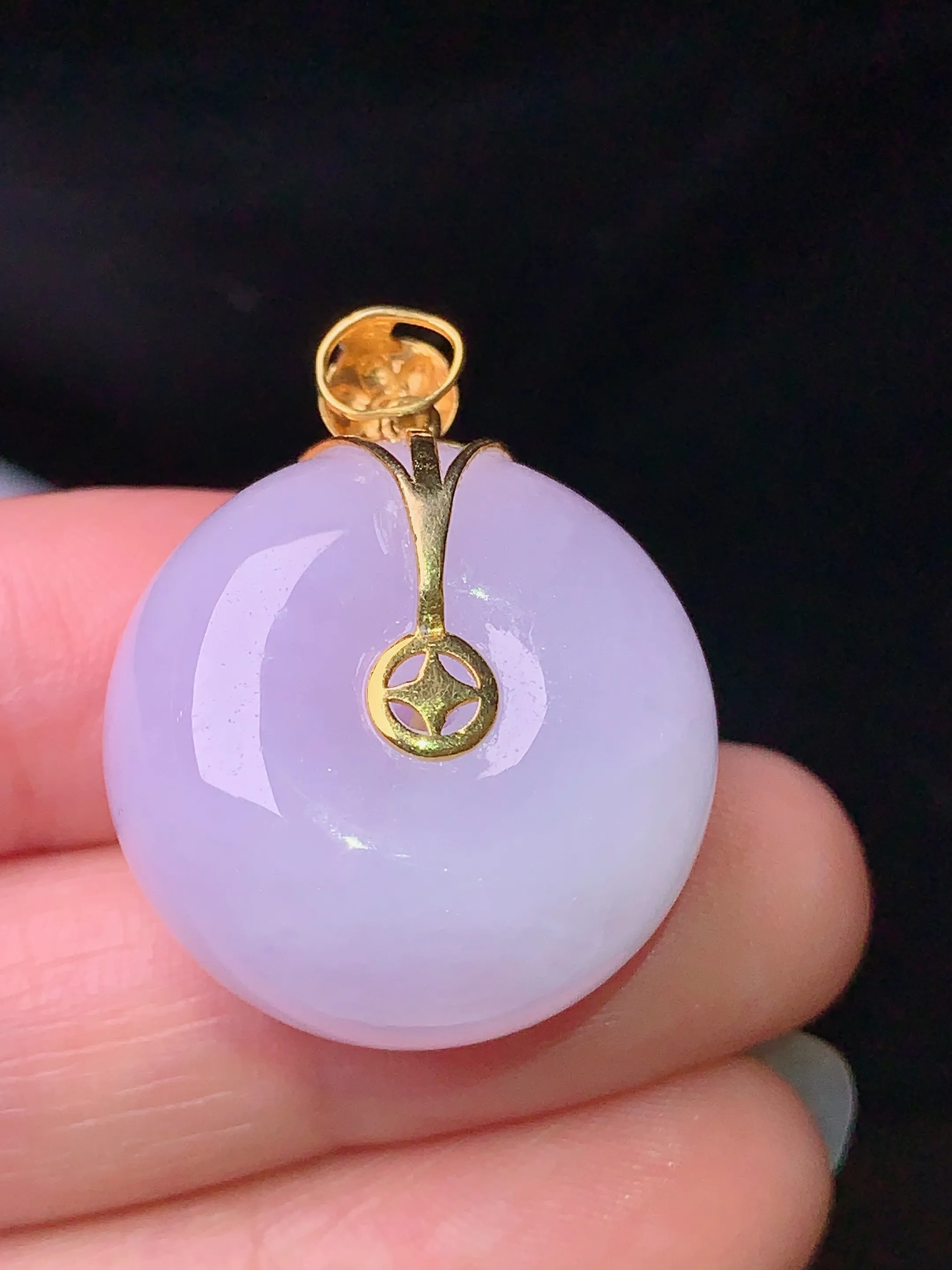 18k金钻镶嵌紫罗兰平安扣吊坠 玉质细腻 色泽清新艳丽 整体尺寸29*23*13.6