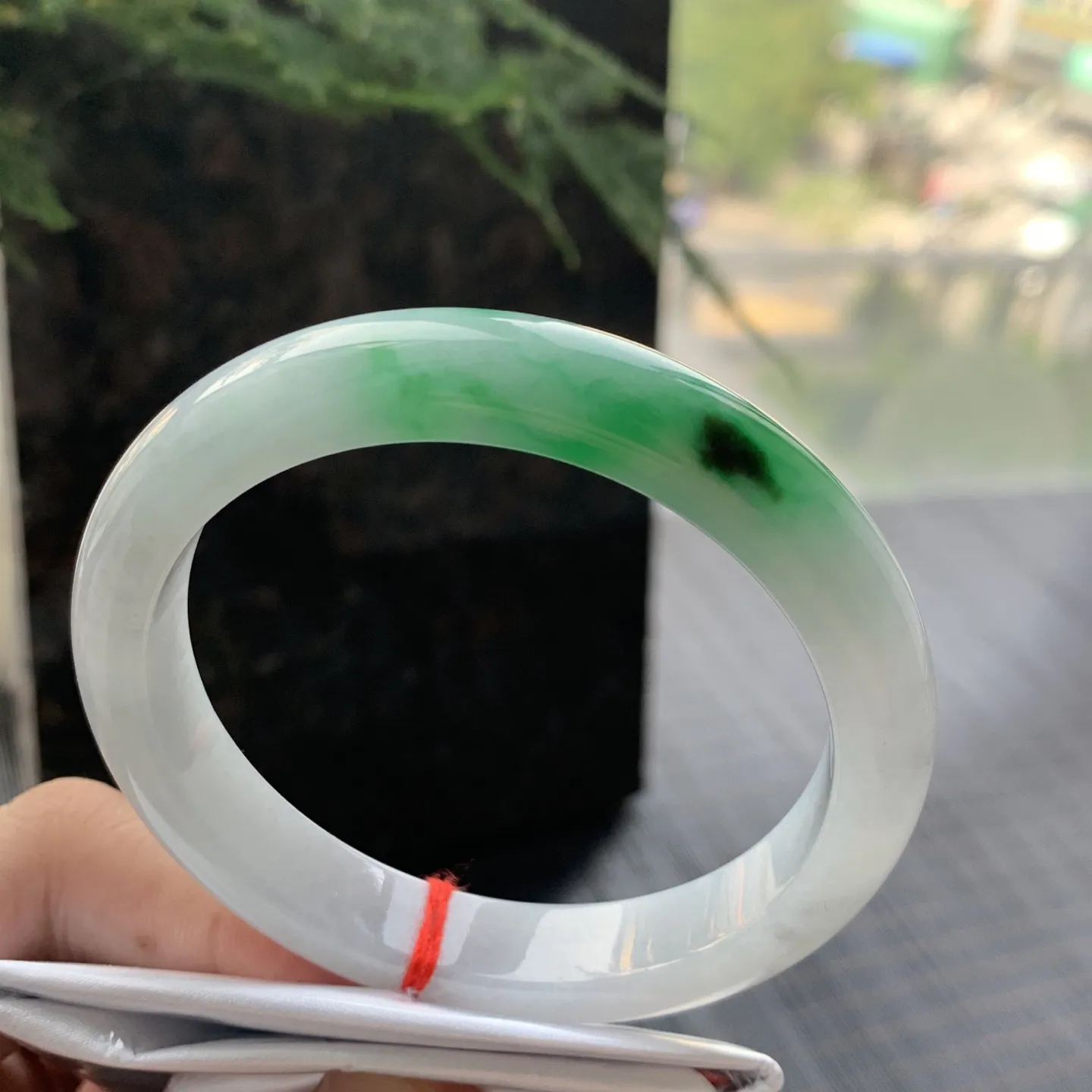 正圈冰糯阳绿 微细纹 尺寸:57.7/11.1/8.2 色好