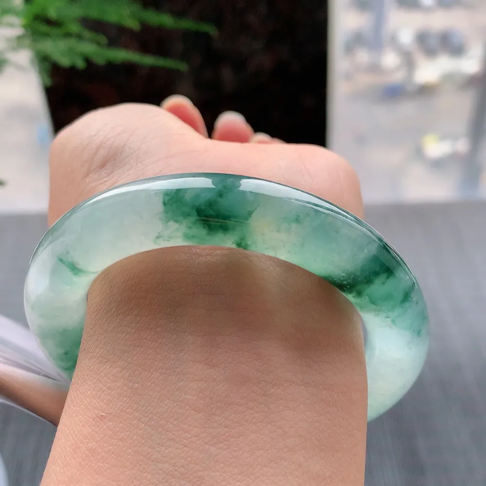 圆条冰玻飘花 无瑕 尺寸:55.1/11.7/12.1 花美 种水好