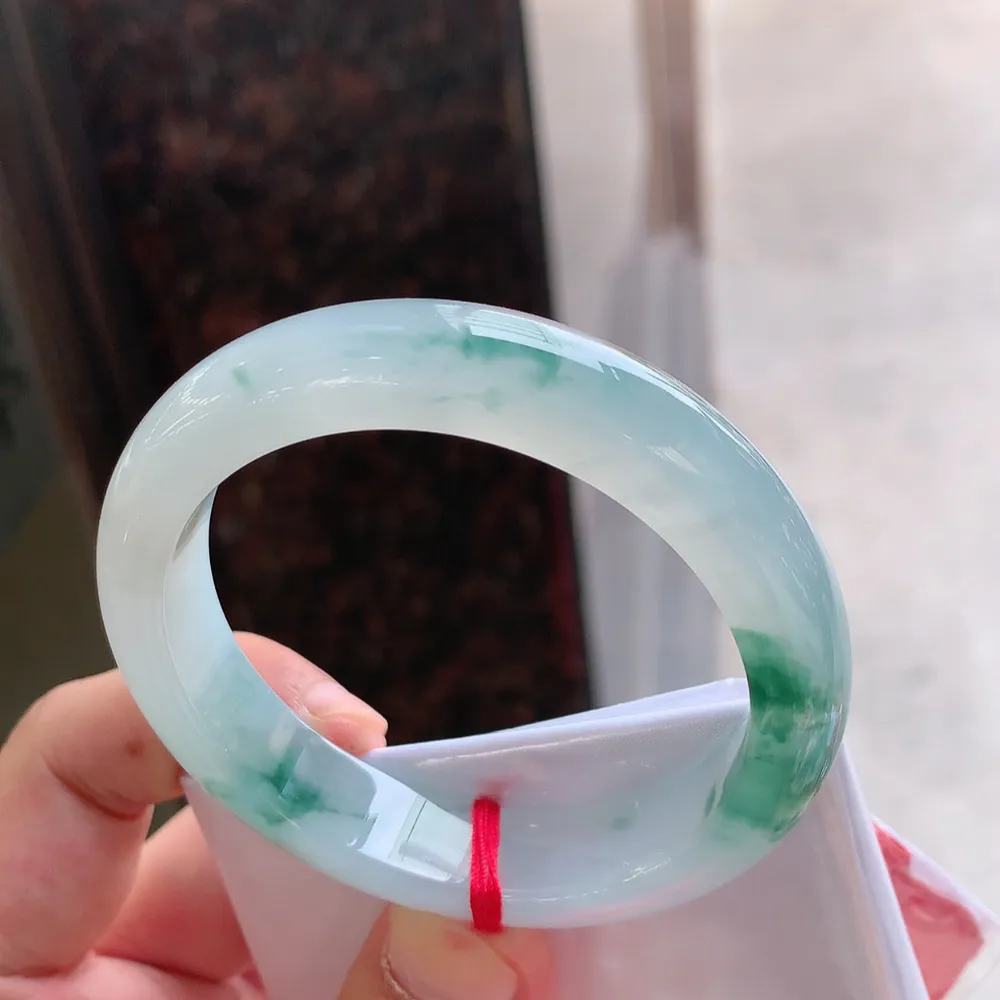 正圈冰飘花 无瑕 尺寸:55.7/12.3/8.5 花美