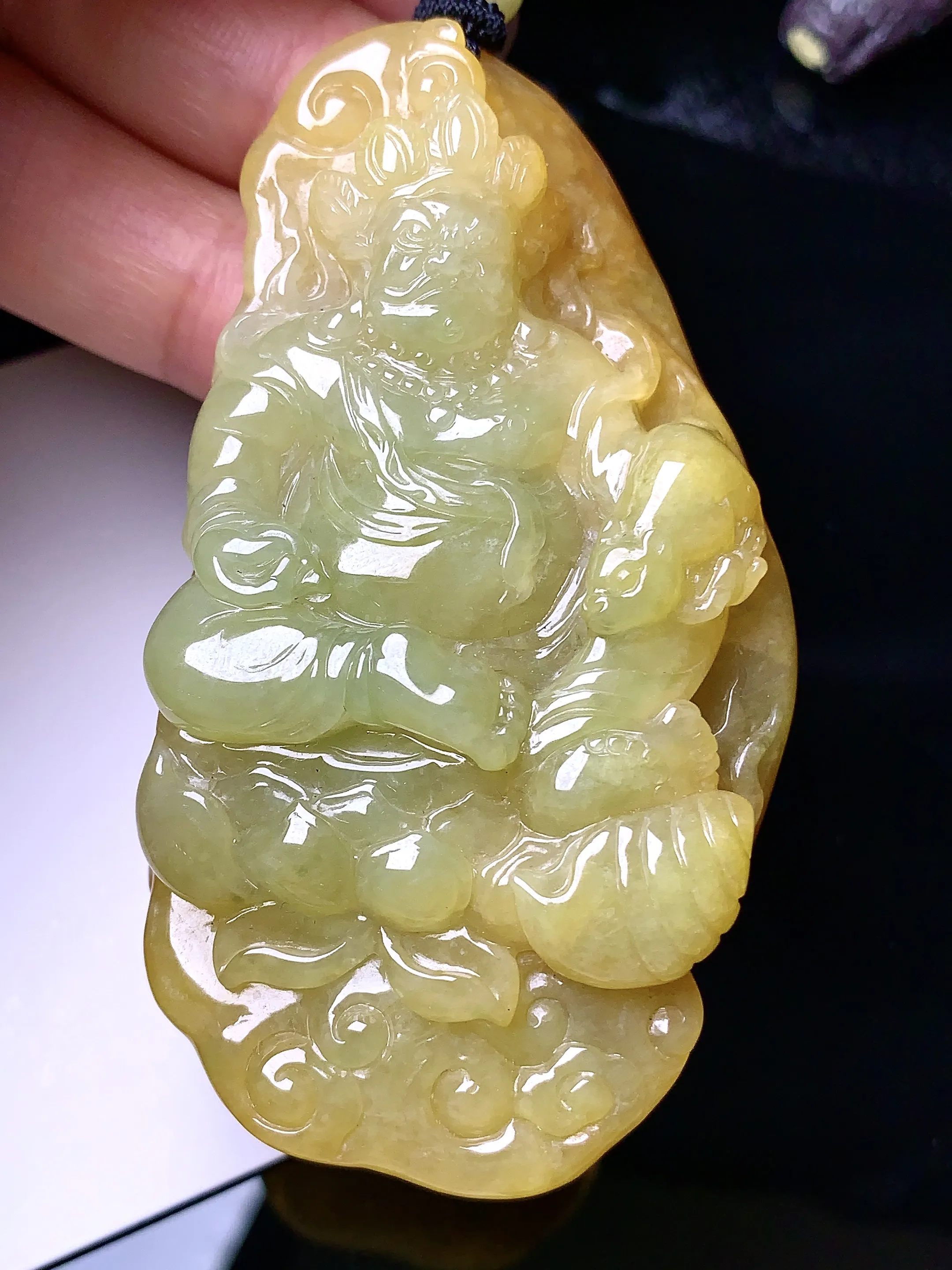 黄翡黄财神吊坠 玉质细腻 色泽清新艳丽 整体尺寸70.2*38.8*16.8