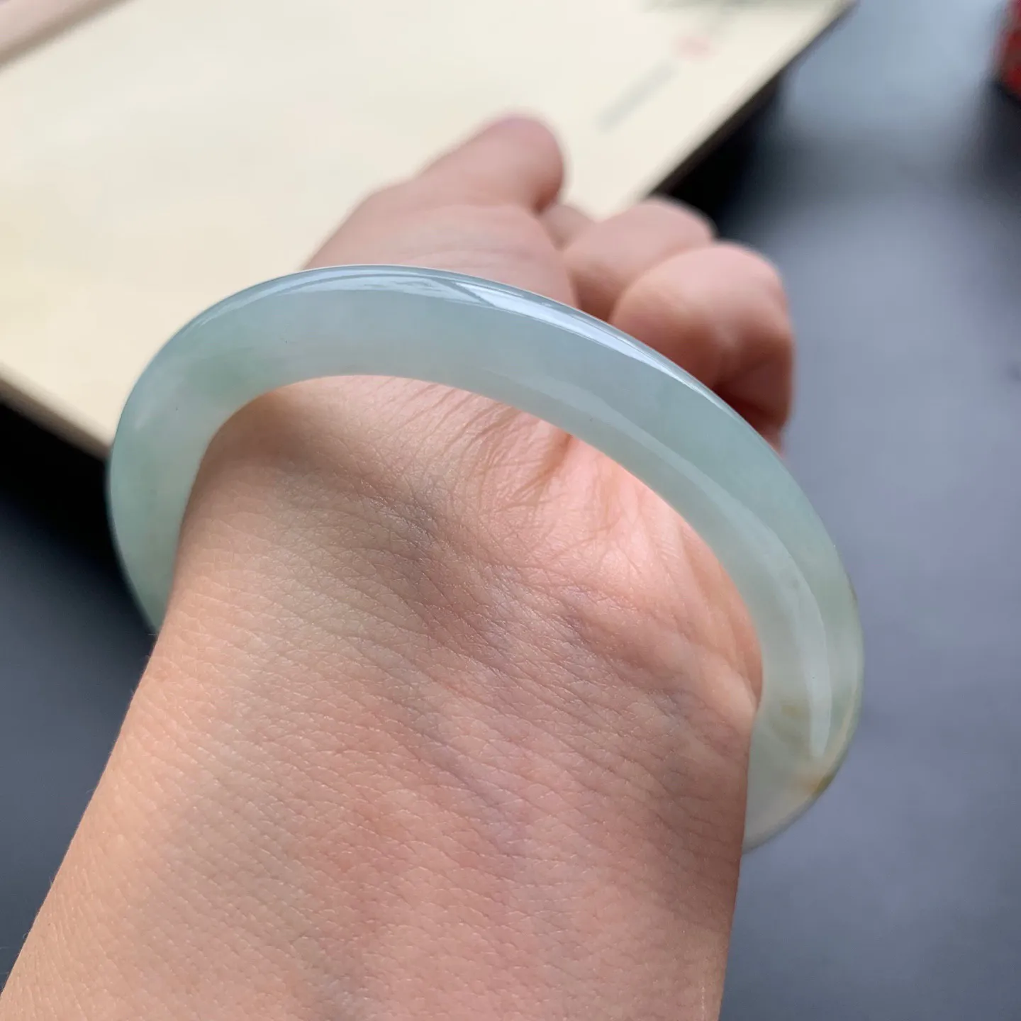 51.3圈口细糯圆条手镯 尺寸：51.3-7.3-7.8，无纹裂，细腻光滑，条形饱满