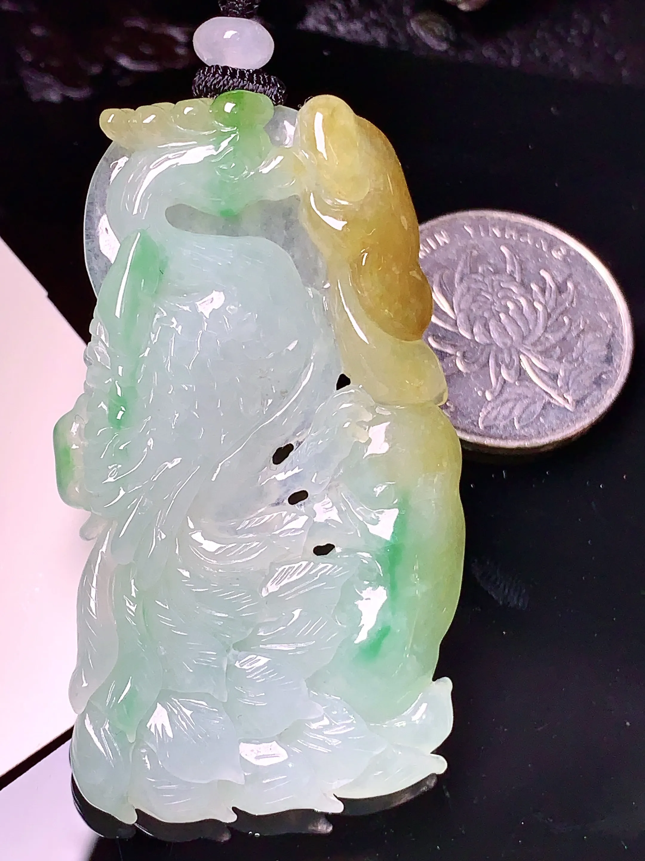 飘黄绿凤凰吊坠 玉质细腻 色泽清新艳丽 整体尺寸56.6*33*6.5