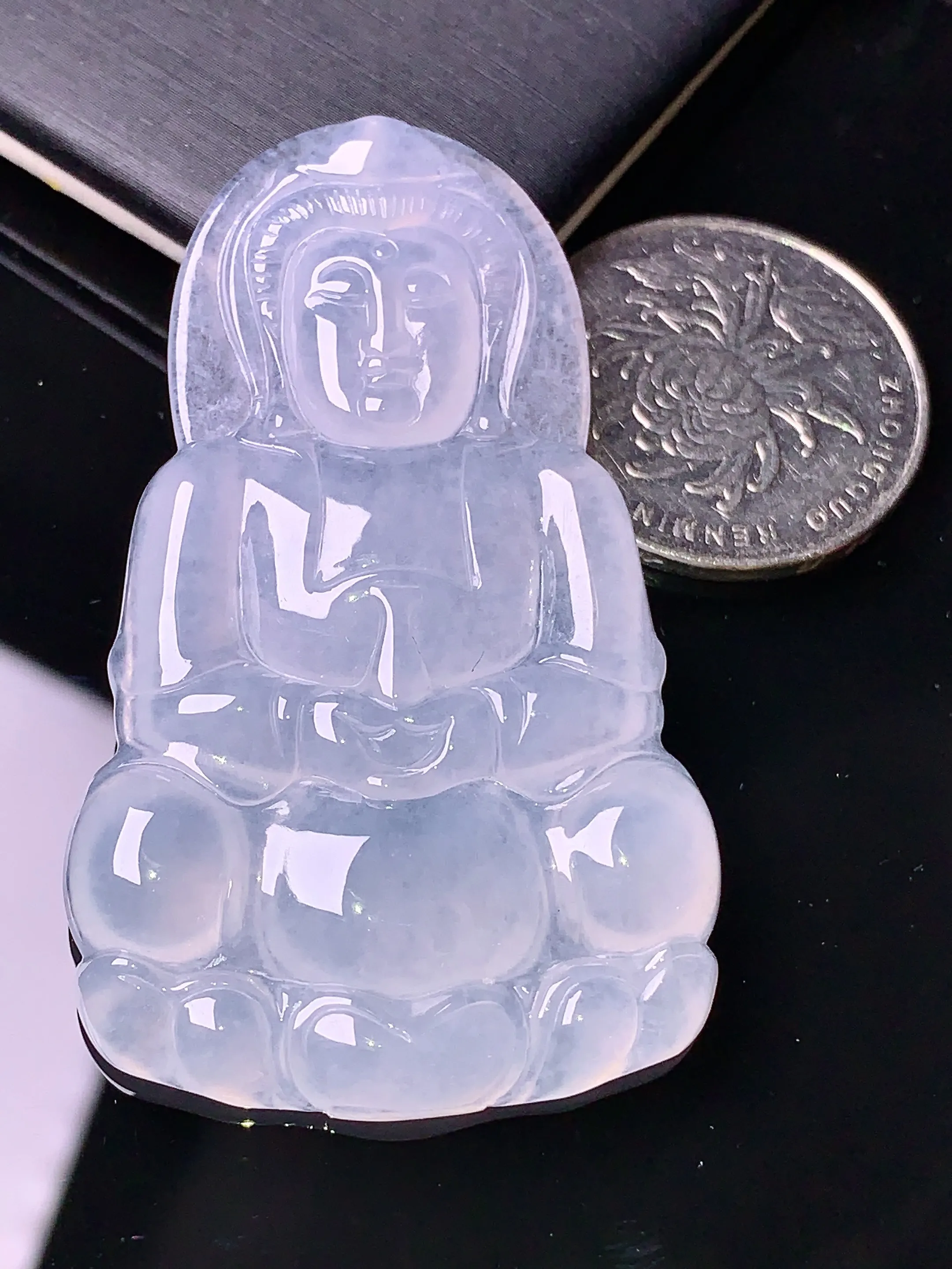 冰种观音吊坠 玉质细腻 色泽清新艳丽 整体尺寸55*33.8*5