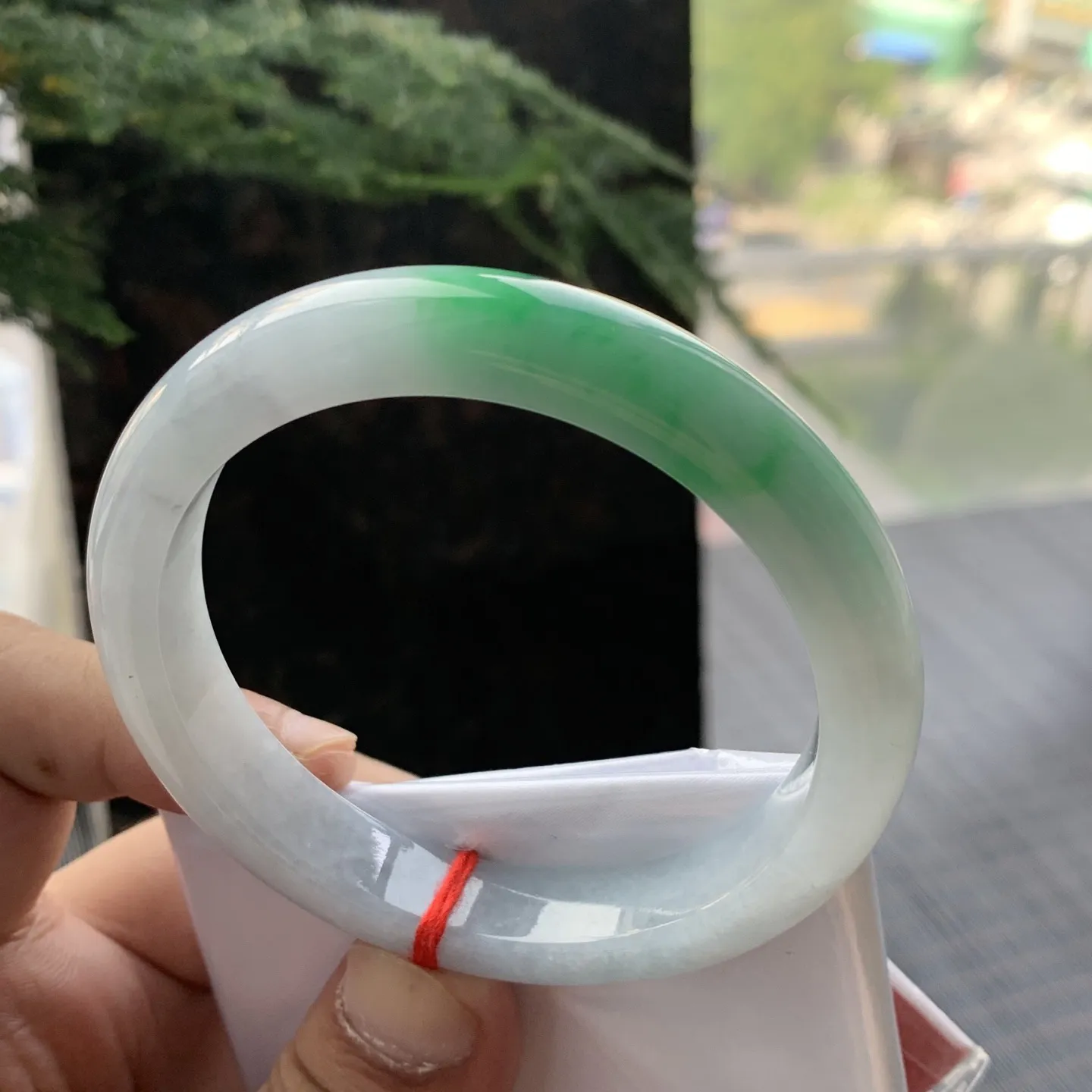 正圈冰糯阳绿 微细纹 尺寸:57.7/11.1/8.2 色好