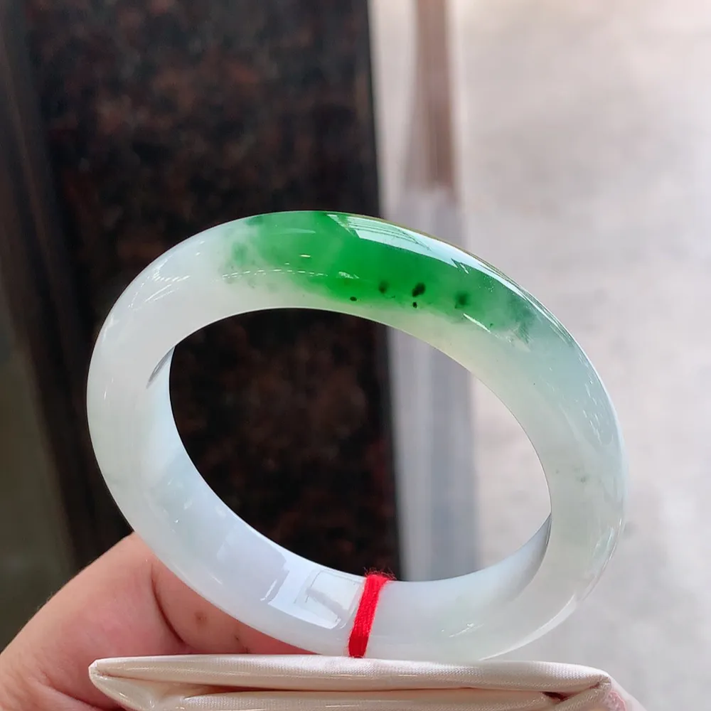 正圈冰阳绿 无瑕 尺寸:56.7/13.1/9 种色俱佳