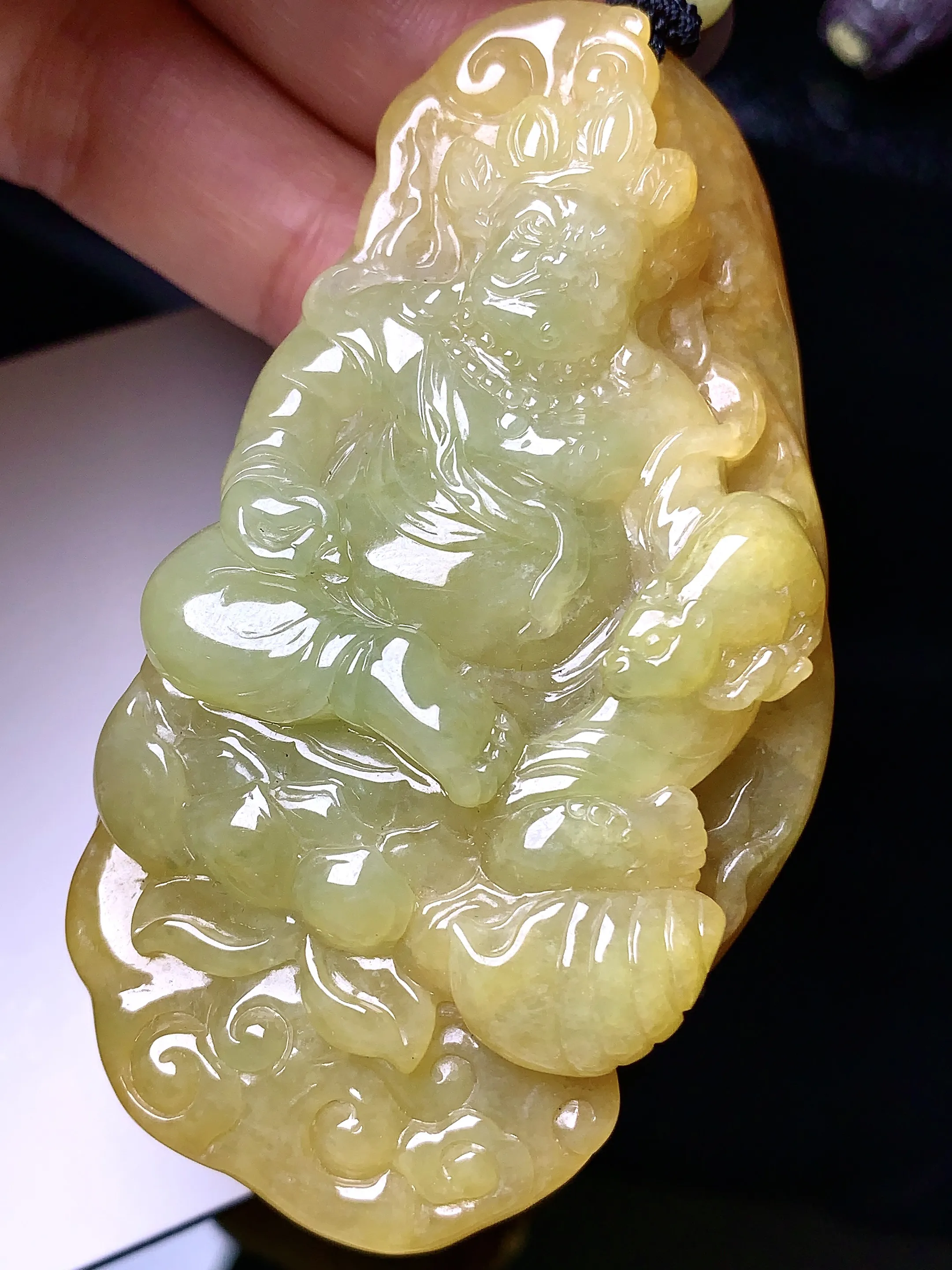 黄翡黄财神吊坠 玉质细腻 色泽清新艳丽 整体尺寸70.2*38.8*16.8