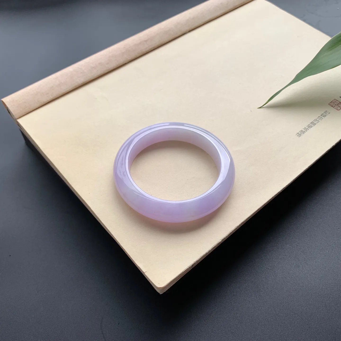 55圈口紫罗兰正圈手镯 尺寸：55-12-9.8，无纹裂，细腻光滑，色泽仙美