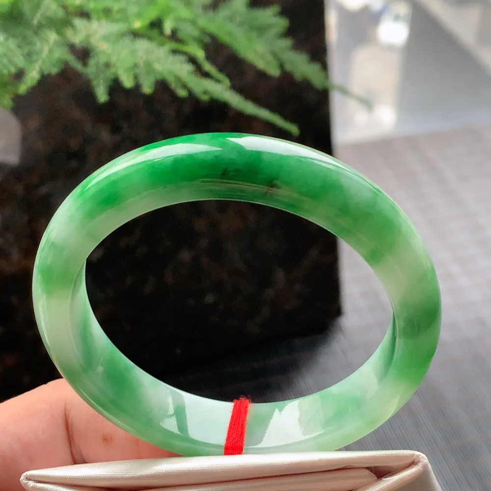 正圈冰糯辣绿 无瑕 尺寸:57.1/12.8/7.5 色辣