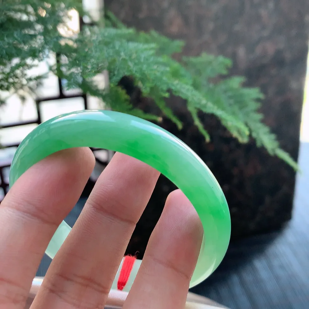 贵妃冰阳绿 无瑕 尺寸:53.1/45/12.1/7.1 种色兼备