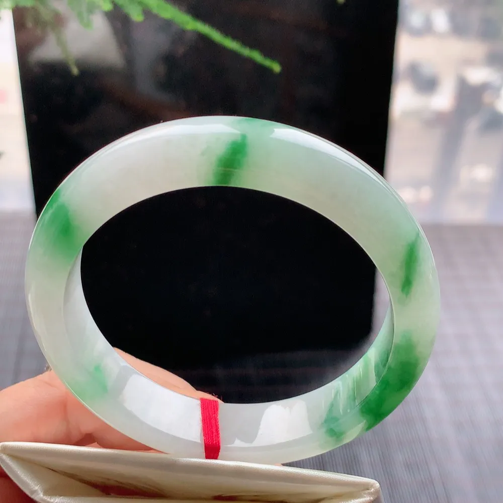 正圈冰绿花 无瑕 尺寸:56.5/13.2/8.4 花美