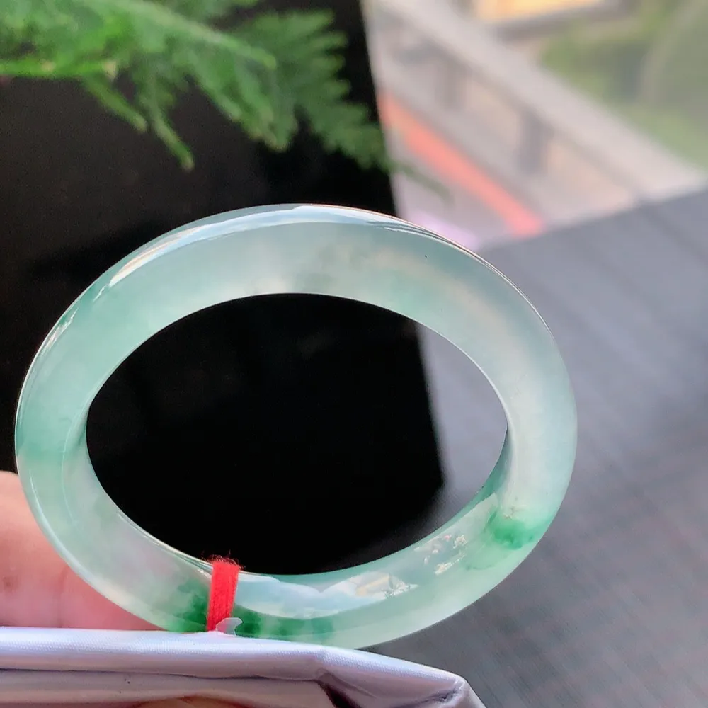 贵妃冰玻绿花 无瑕 尺寸:55.1/45.5/10/8.2 种色俱佳