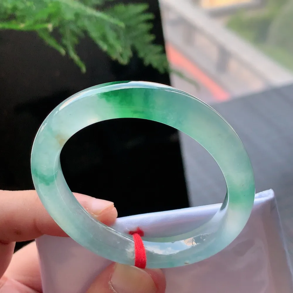 贵妃冰玻绿花 无瑕 尺寸:55.1/45.5/10/8.2 种色俱佳