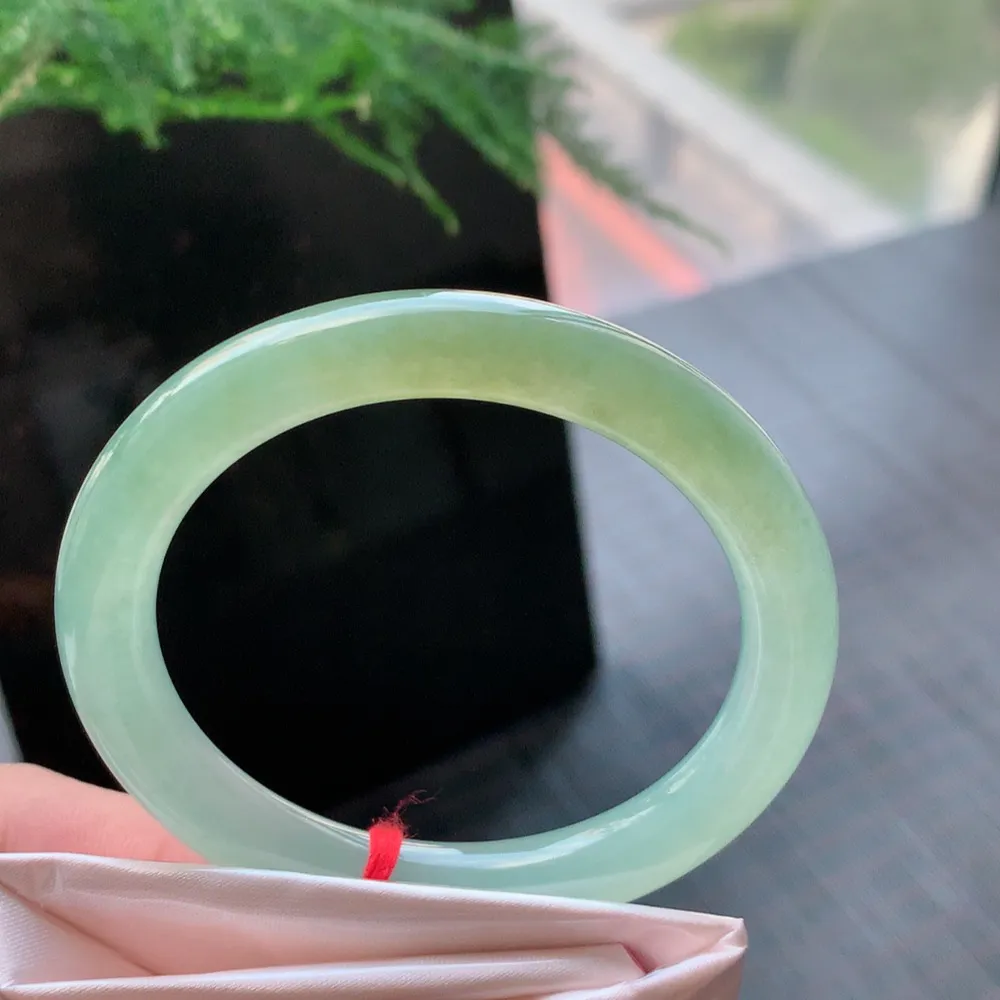 圆条高冰黄翡 无瑕 尺寸:53.1/8.5 种色俱佳