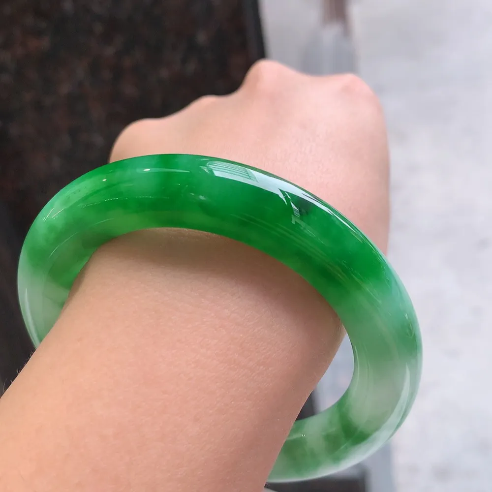 圆条一大节辣绿 无瑕 尺寸:57.4/12.1 色辣