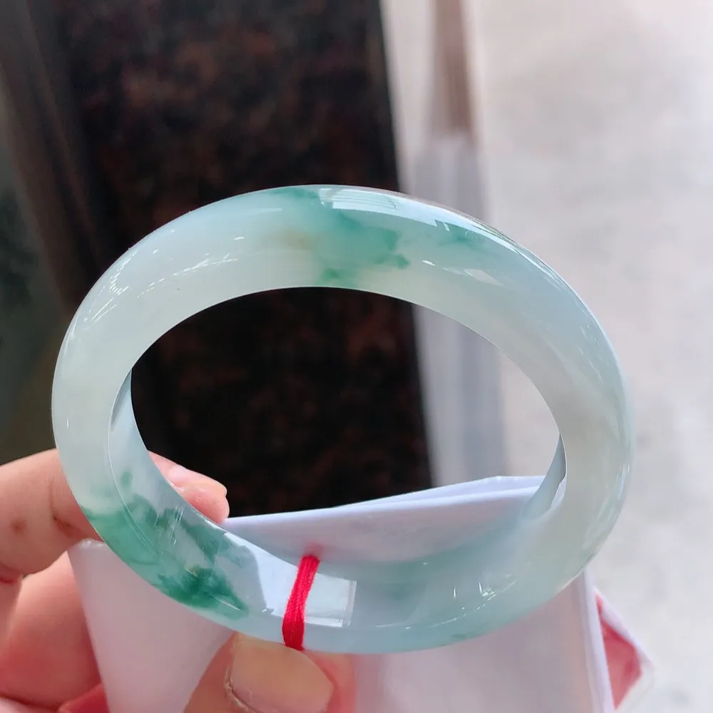 正圈冰飘花 无瑕 尺寸:55.7/12.3/8.5 花美