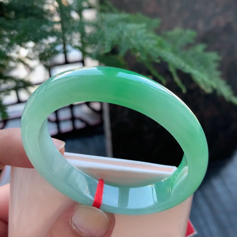 贵妃冰阳绿 无瑕 尺寸:53.1/45/12.1/7.1 种色兼备