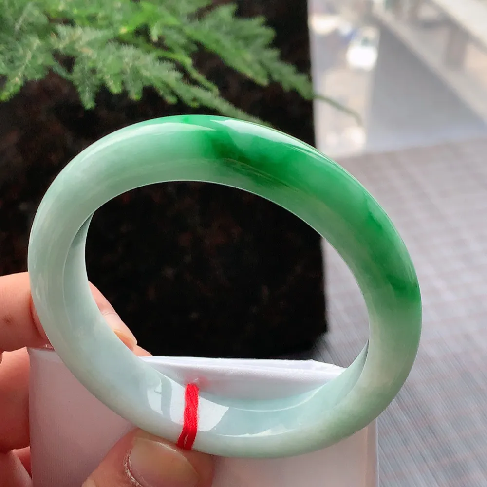 正圈冰糯阳绿 微纹 尺寸:57.1/12.1/8.7 色好