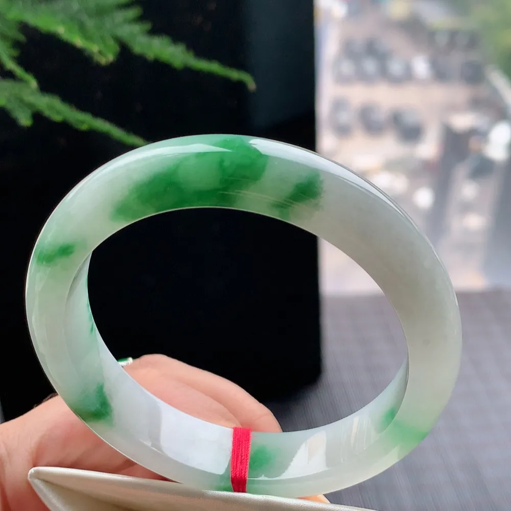 正圈冰绿花 无瑕 尺寸:56.5/13.2/8.4 花美