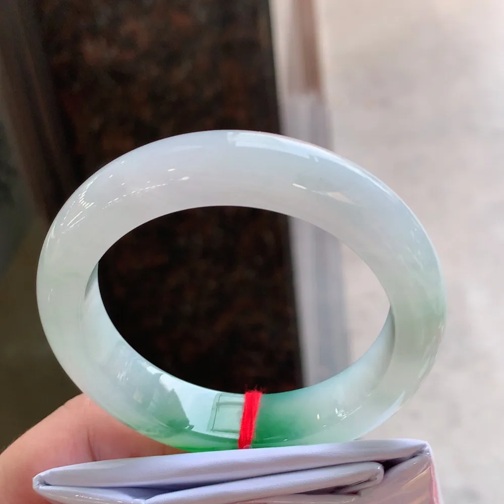 正圈冰阳绿 无瑕 尺寸:55.7/13.4/9.3 种色俱佳