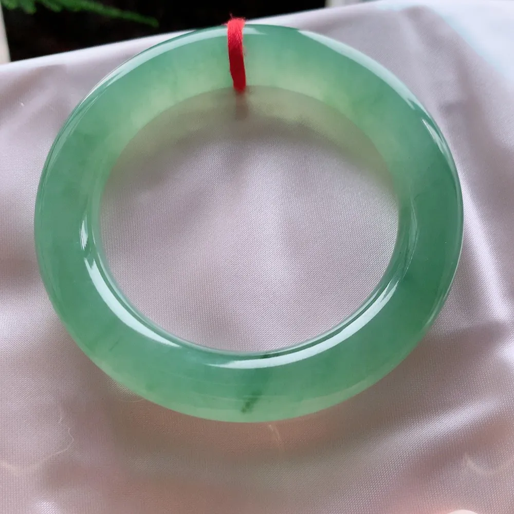 圆条满色高冰绿 无瑕 尺寸:56.1/12/11.8 种色俱佳