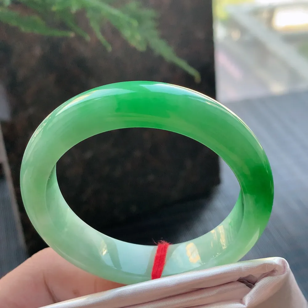 正圈冰糯阳绿 有纹 尺寸:51.6/12.8/8.1 色好