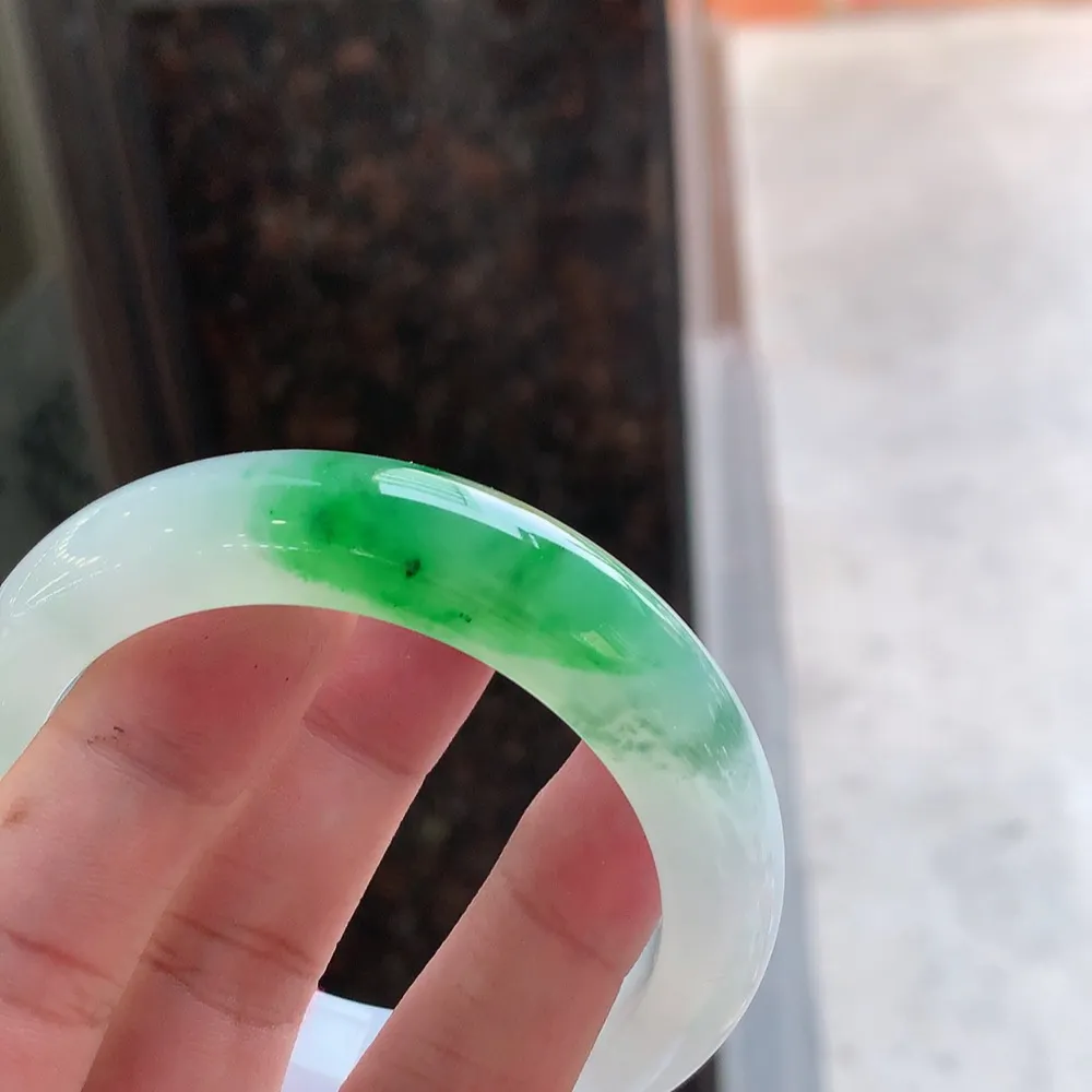 正圈冰阳绿 无瑕 尺寸:55.7/13.4/9.3 种色俱佳