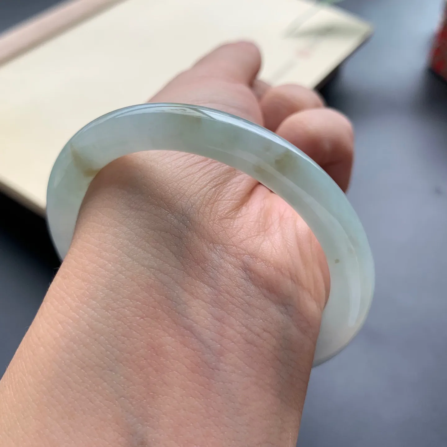 51.3圈口细糯圆条手镯 尺寸：51.3-7.3-7.8，无纹裂，细腻光滑，条形饱满