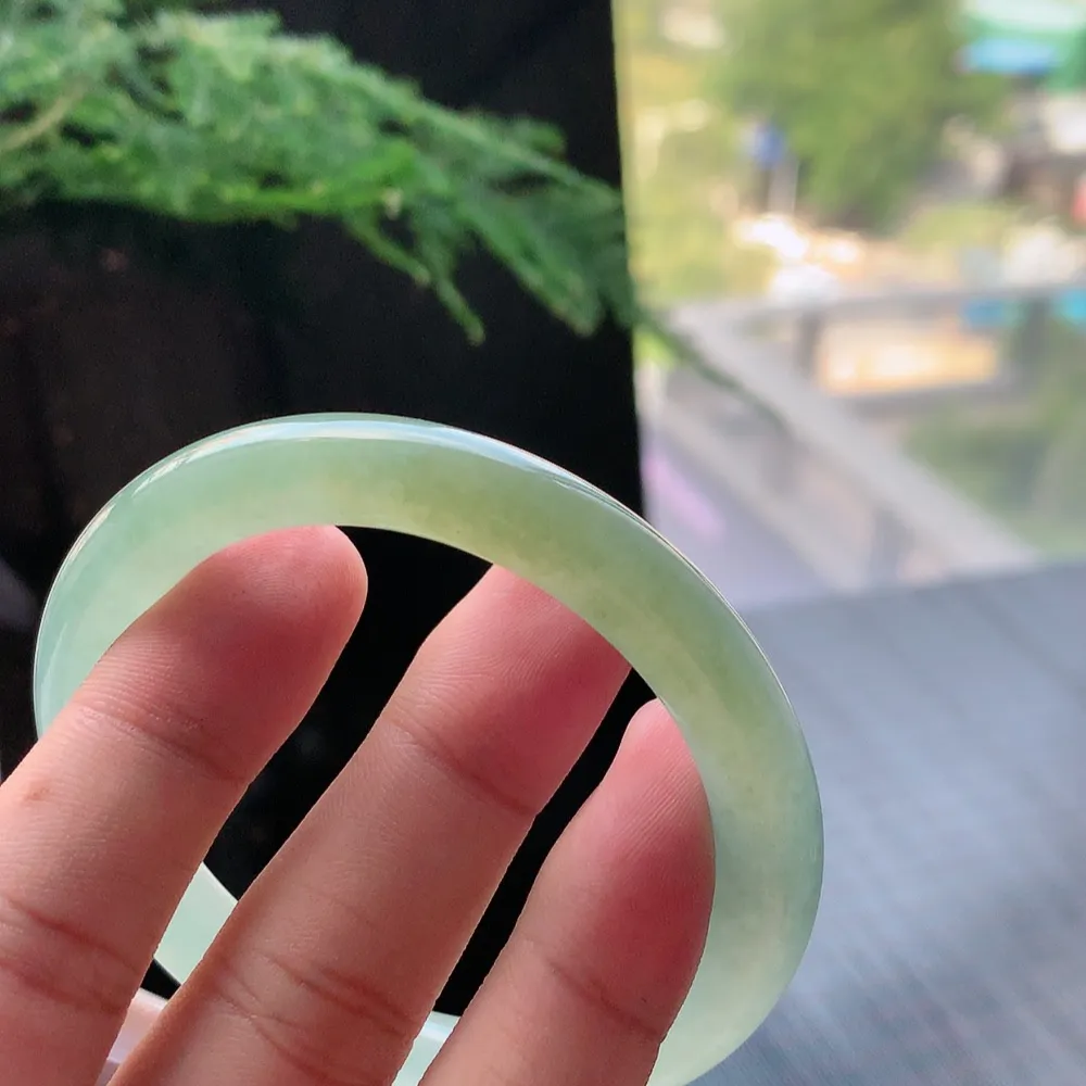 圆条高冰黄翡 无瑕 尺寸:53.1/8.5 种色俱佳