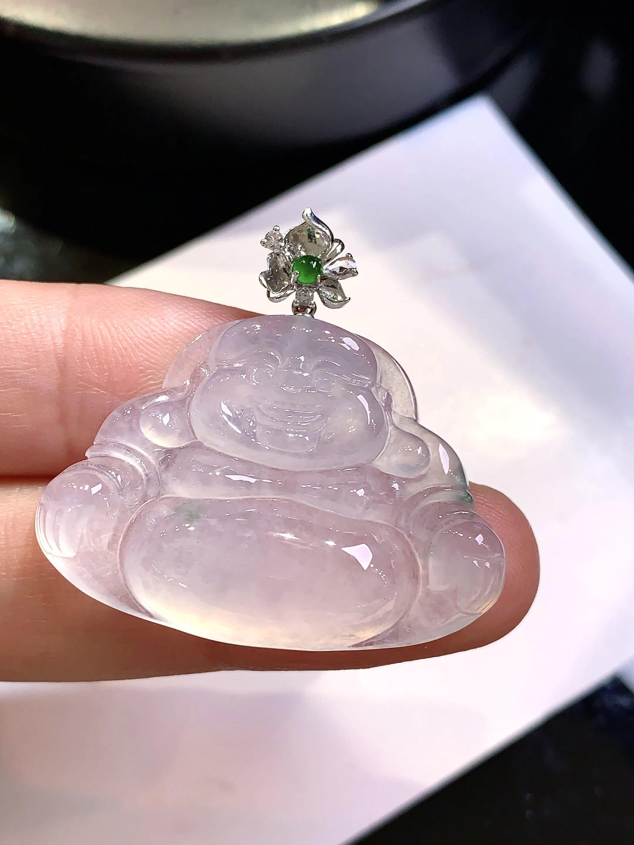 18k金钻镶嵌冰种佛公吊坠 玉质细腻 色泽清新艳丽 整体尺寸31.2*32.6*6