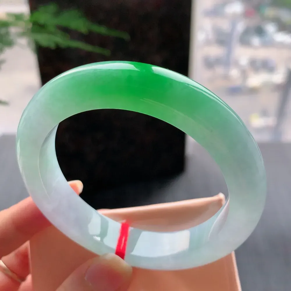 正圈冰阳绿 无瑕 尺寸:56.4/12.1/9.4 色好