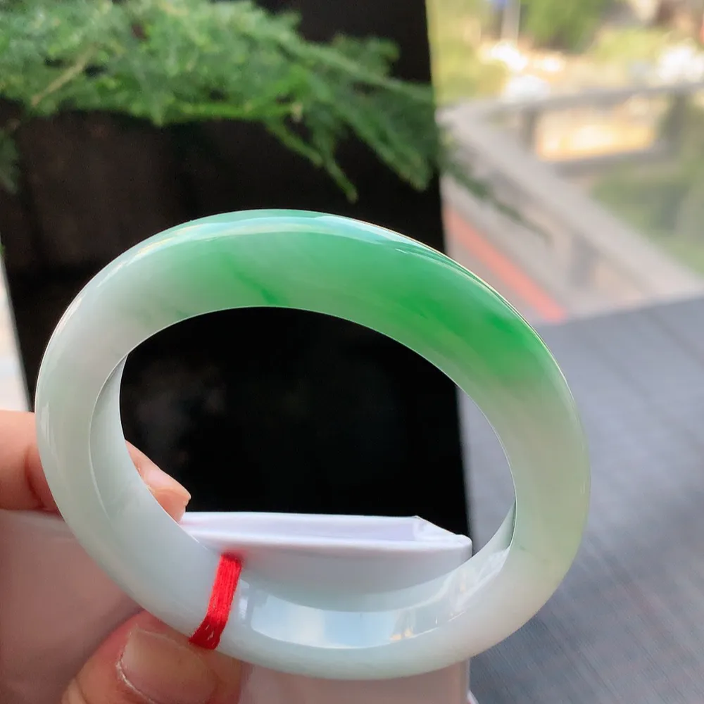 正圈冰糯阳绿 无瑕 尺寸:55.9/12.6/9 色好