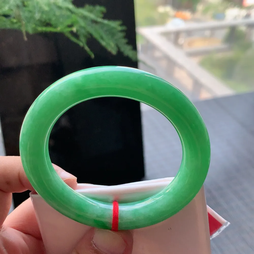 圆条满绿 无瑕 尺寸:53.5/11.6 满色