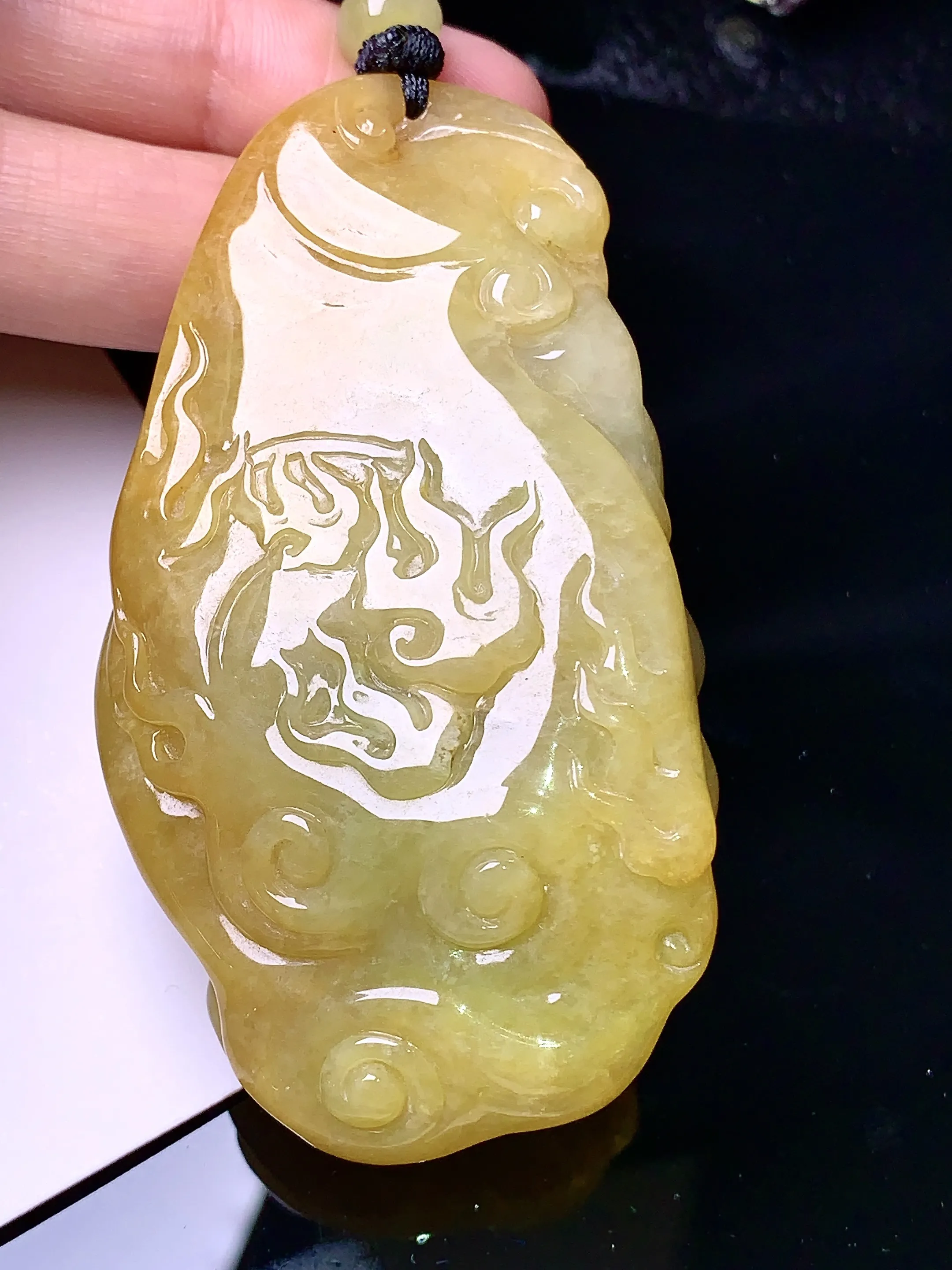 黄翡黄财神吊坠 玉质细腻 色泽清新艳丽 整体尺寸70.2*38.8*16.8