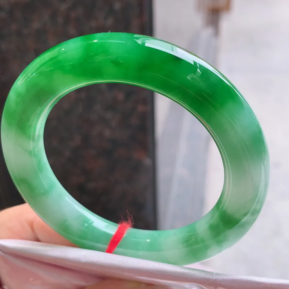 圆条一大节辣绿 无瑕 尺寸:57.4/12.1 色辣