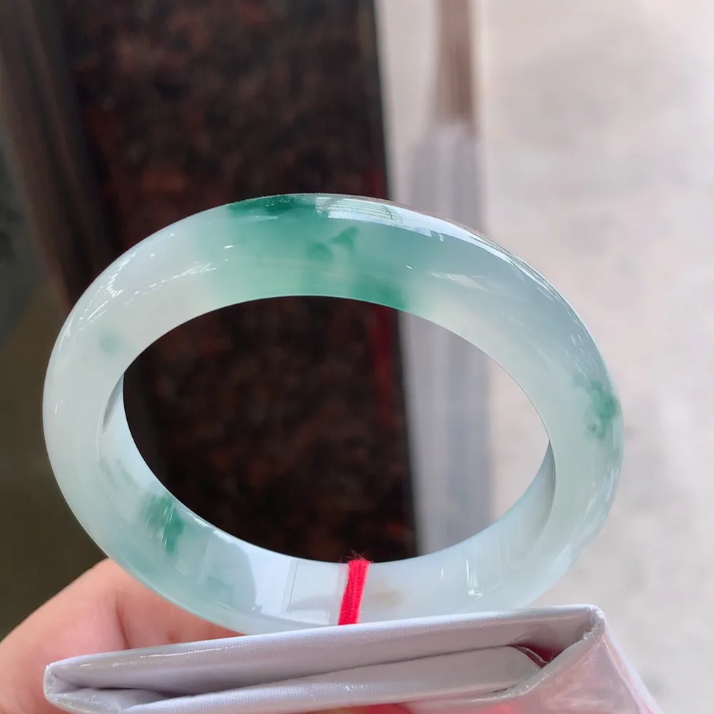 正圈冰飘花 无瑕 尺寸:55.7/12.3/8.5 花美