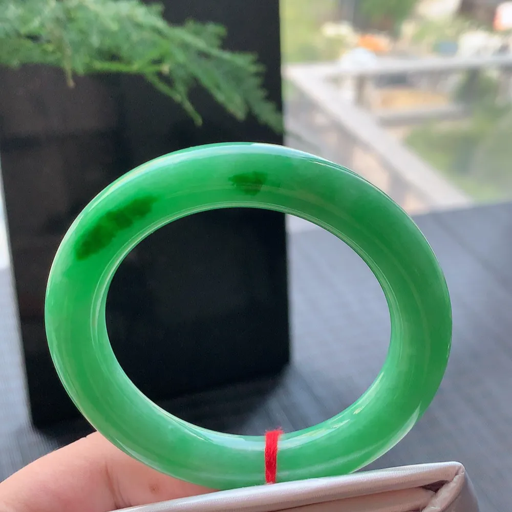 圆条满绿 无瑕 尺寸:53.5/11.6 满色