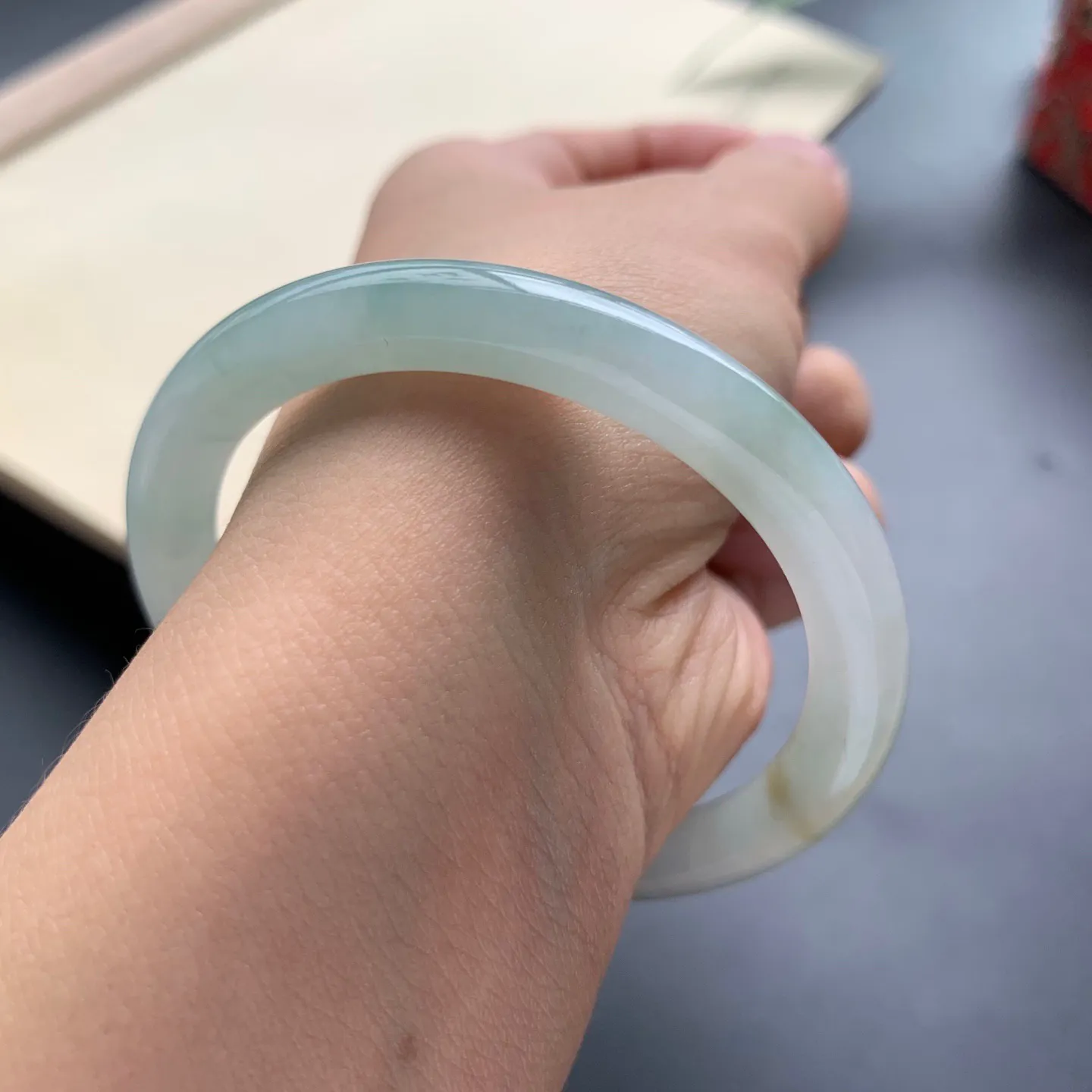 51.3圈口细糯圆条手镯 尺寸：51.3-7.3-7.8，无纹裂，细腻光滑，条形饱满