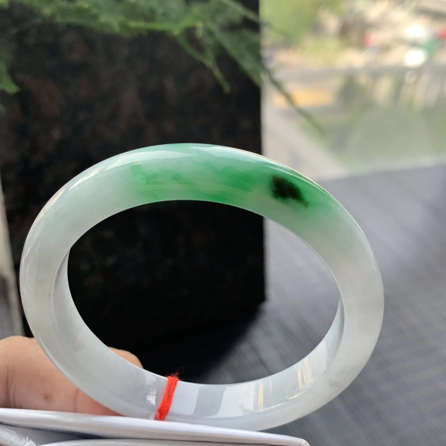 正圈冰糯阳绿 微细纹 尺寸:57.7/11.1/8.2 色好